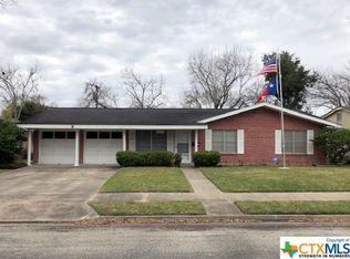 2608 E Poplar Ave, Victoria, TX 77901