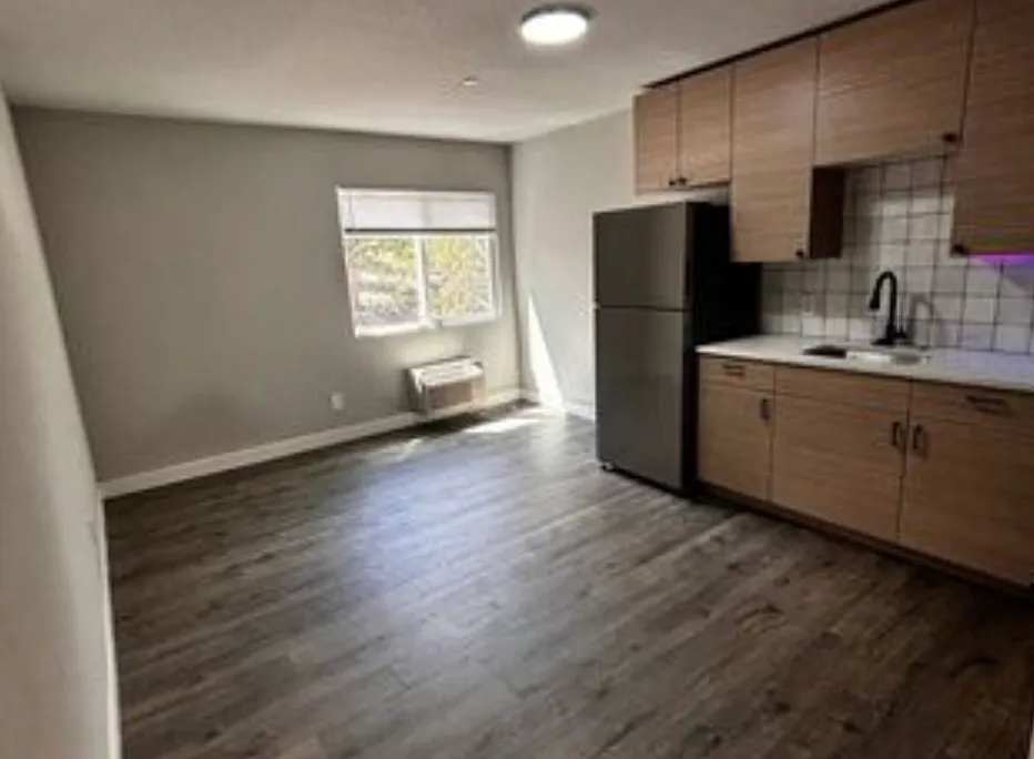 27902 Meadow Dr — Photo 2