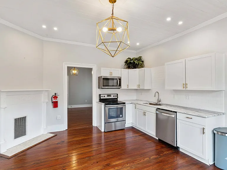 2054 Walton Way — Photo 4