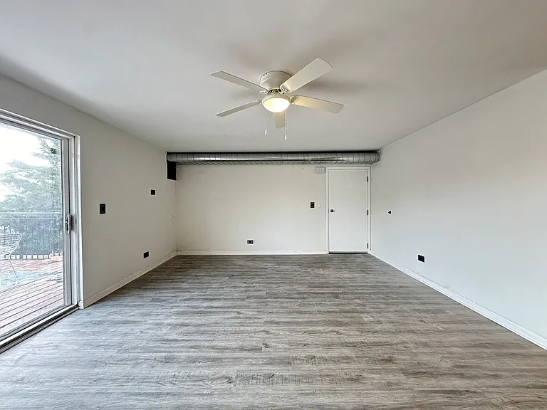 5947 W Montrose Ave #2R — Photo 9