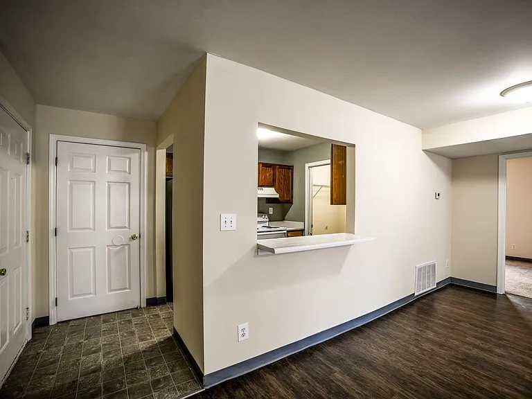 152 W Lee St #1 — Photo 5