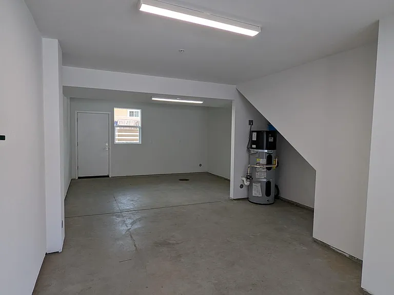 9877 Macarthur Blvd #A — Photo 2