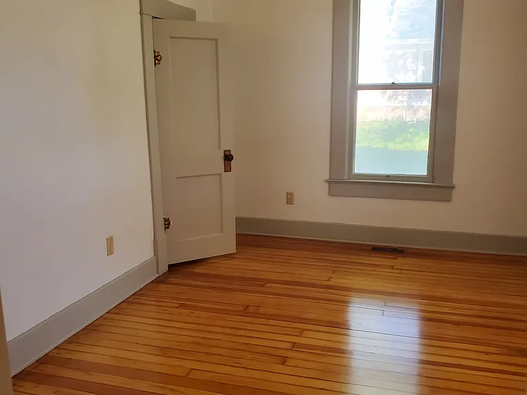 729 Blunt St — Photo 5