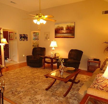 5th image of 10215 Victor Dr