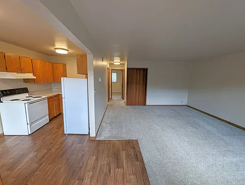 Welcome to Parkwood Apartments! Photo 1