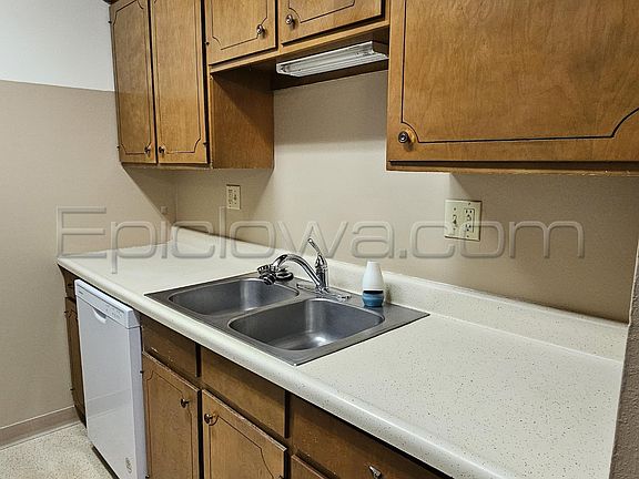 3rd image of 220 19th St NE #W-323