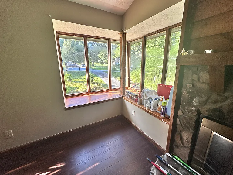 3335 Hillside Dr — Photo 10
