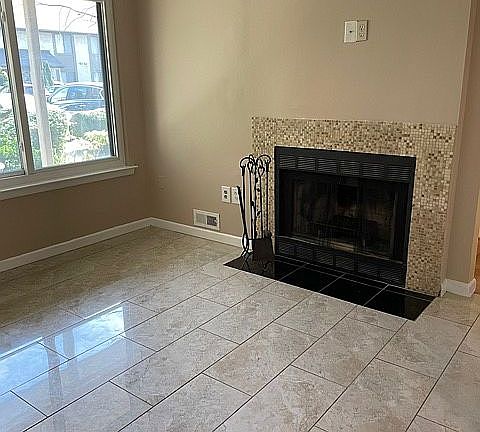 5th image of 226 Hampshire Dr