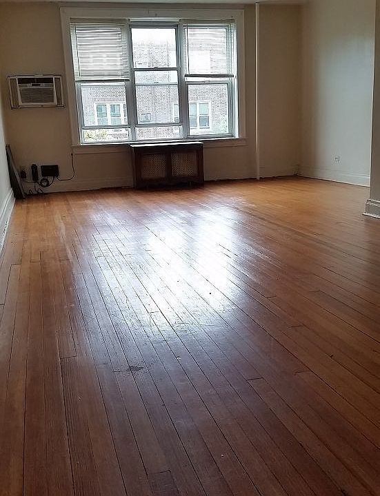 2nd image of 3024 49th St APT 2N