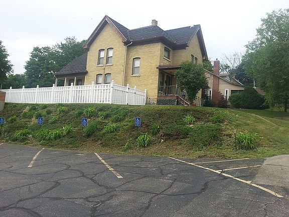 5th image of 219 Pease Ct