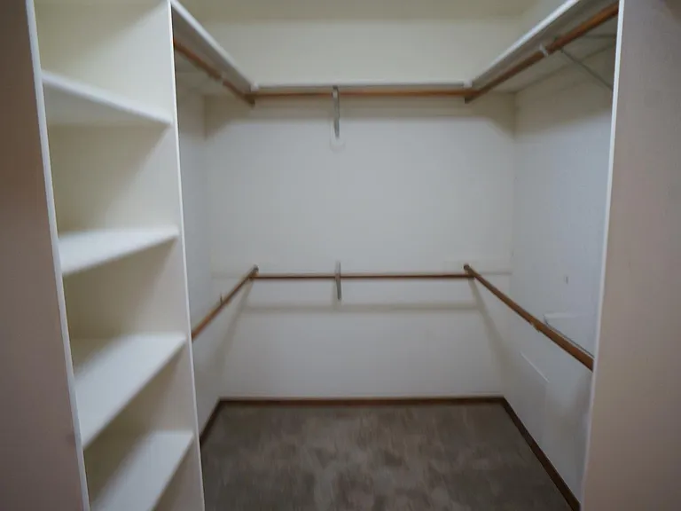 1515 E Trevino St — Photo 13
