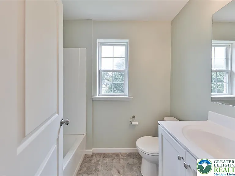 312 Central Park Ave — Photo 17