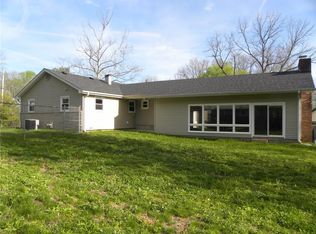 570 Tuck A Way Ridge Dr, Nashville, IN 47448