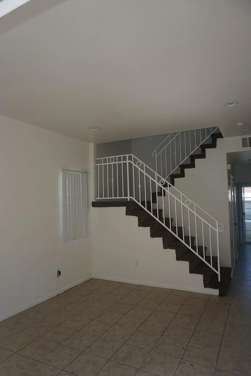 Building Photo - 1525 N Palm Ave #11