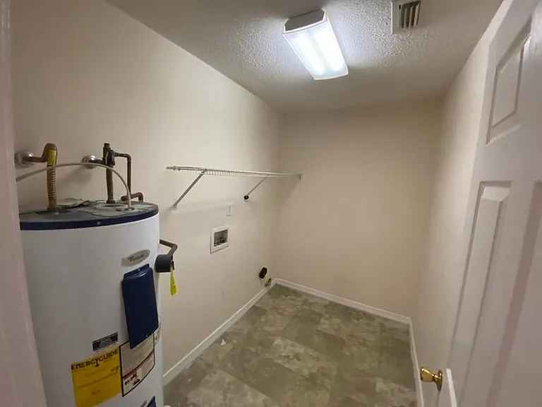 6728 Leisure St — Photo 25