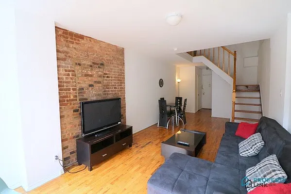Rented by Property Link Mgmt, LLC | media 24
