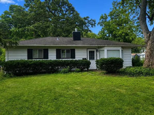 525 N Lake St, Grayslake, IL 60030