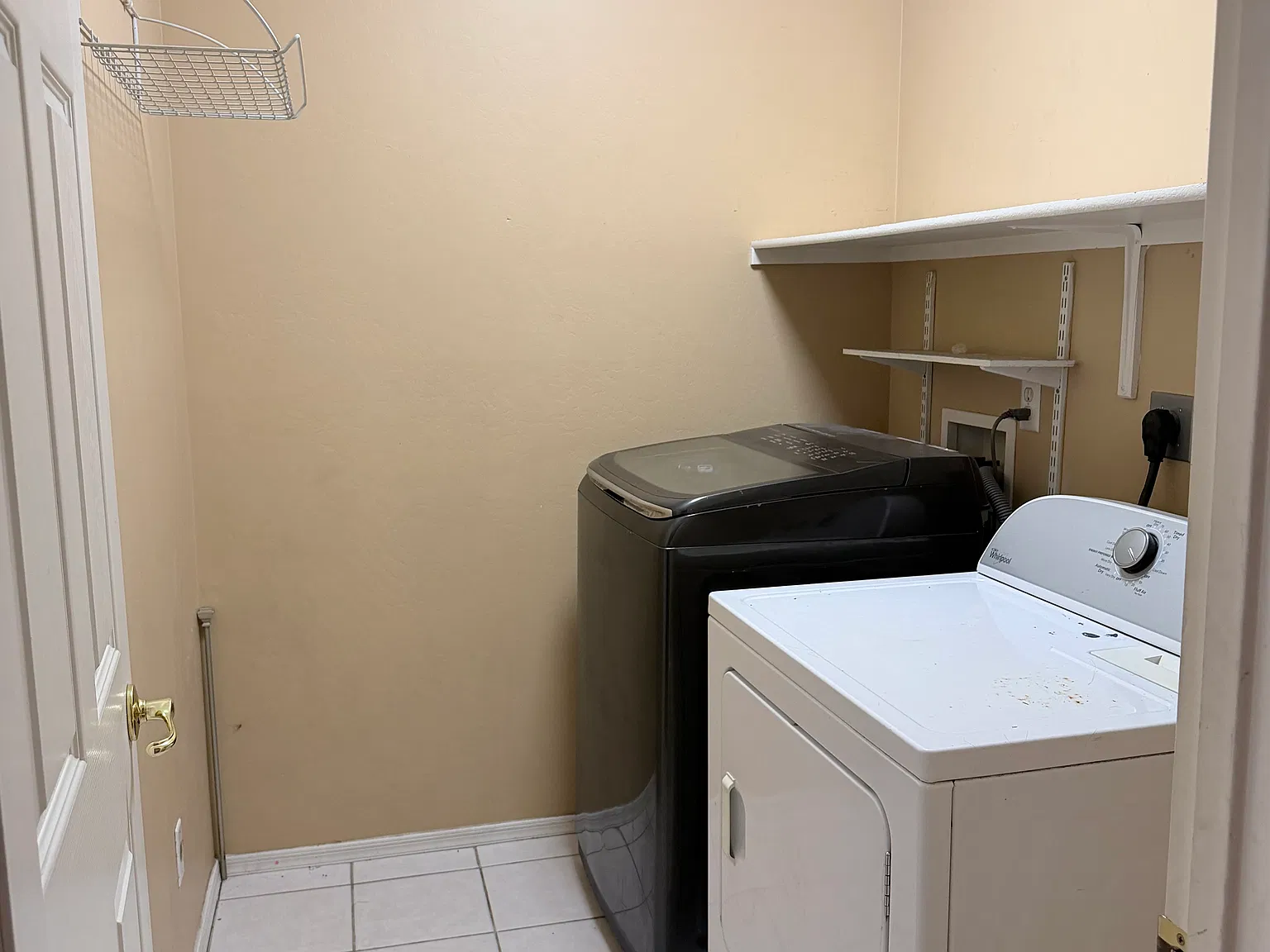 3 bed, 1351 sqft, $2,200 — Photo 4