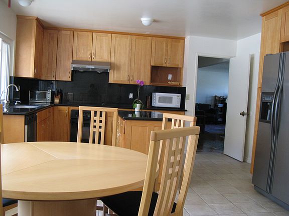 5th image of 21722 Columbus Ave #1
