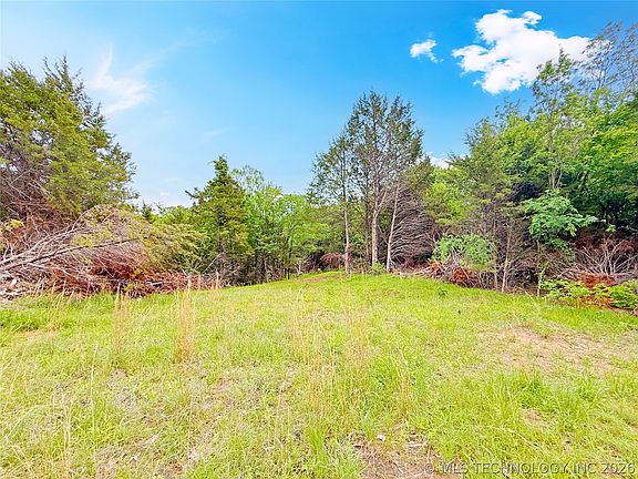 3rd image of 46 Lakeside Cir