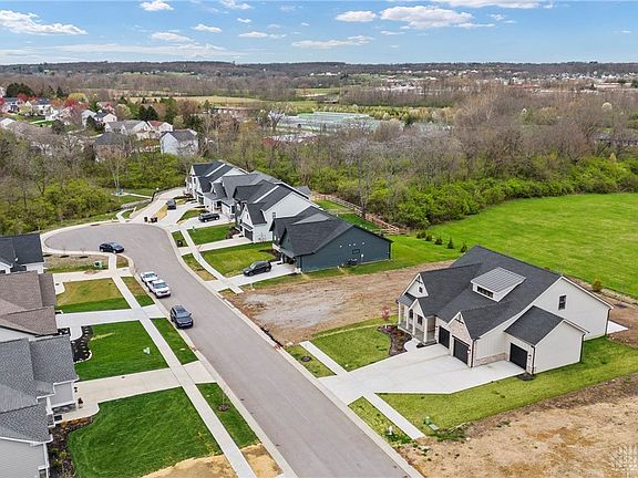 3rd image of 512 Creekside Ln