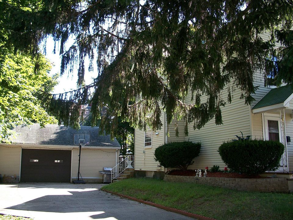 2nd image of 161 Billings St