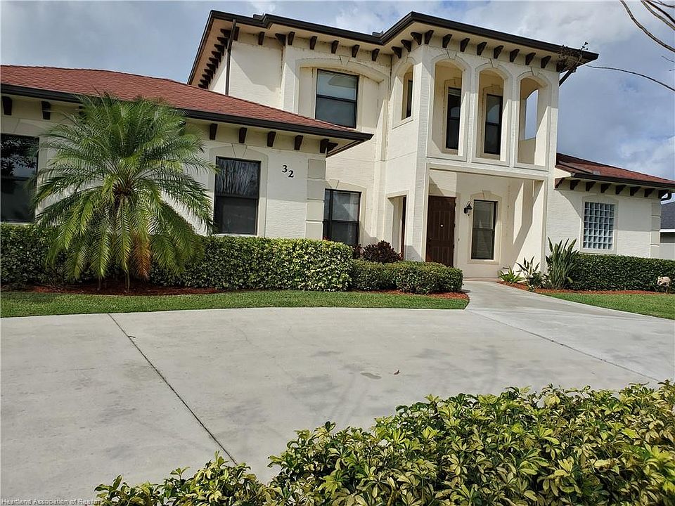 1st image of 32 Meadowlake Cir S