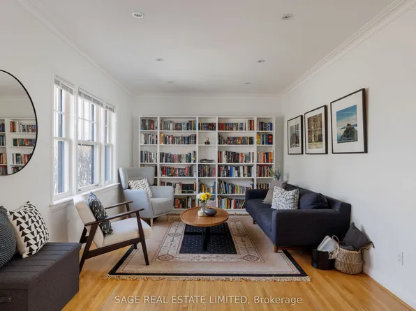 45 Grantbrook St, Toronto, ON M2R 2E8