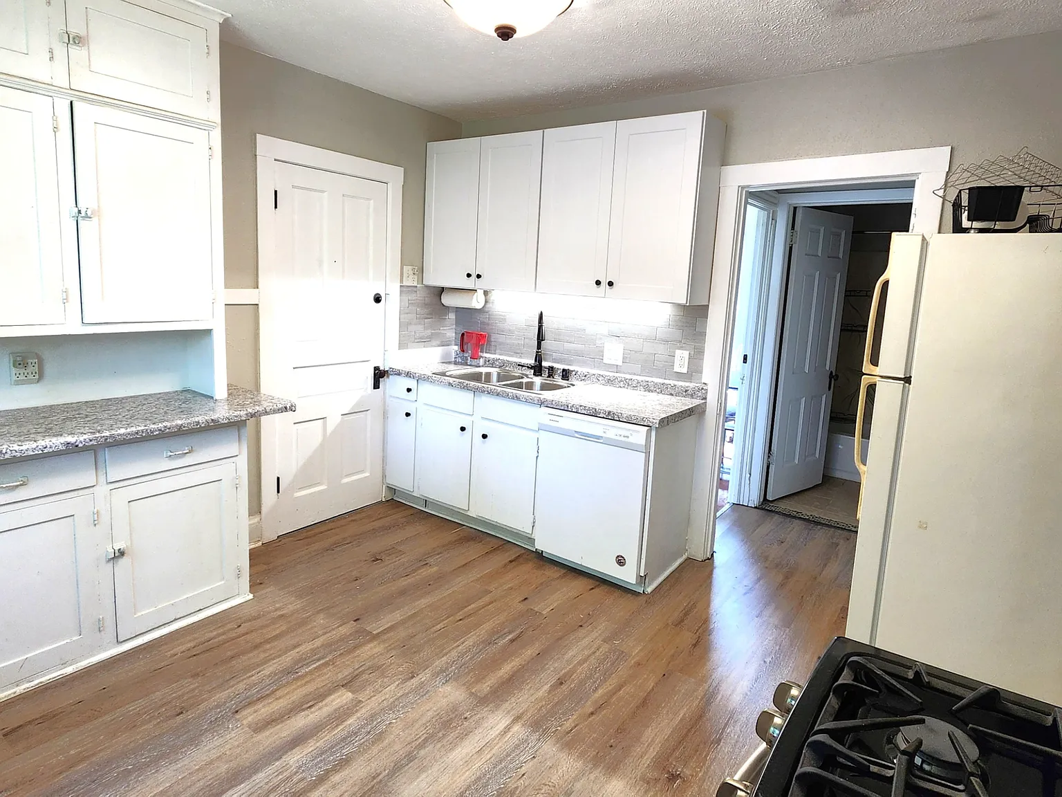 4 bed, $749 — Photo 2