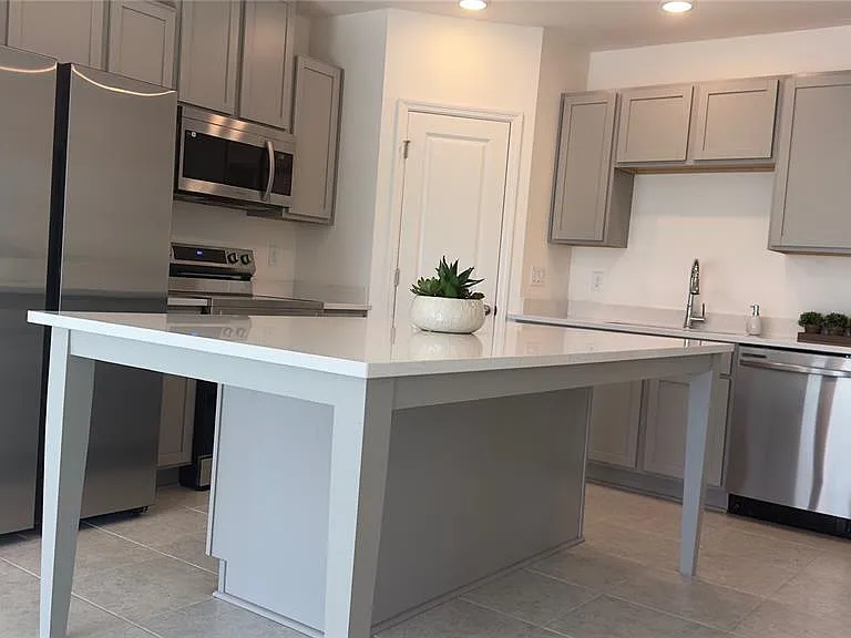 3879 Academia Ave — Photo 4