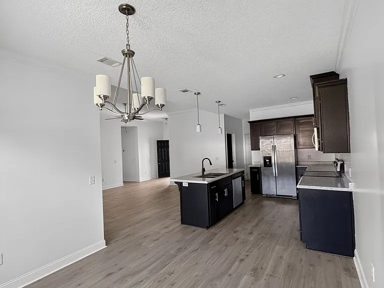 500 Thorp Cir — Photo 21