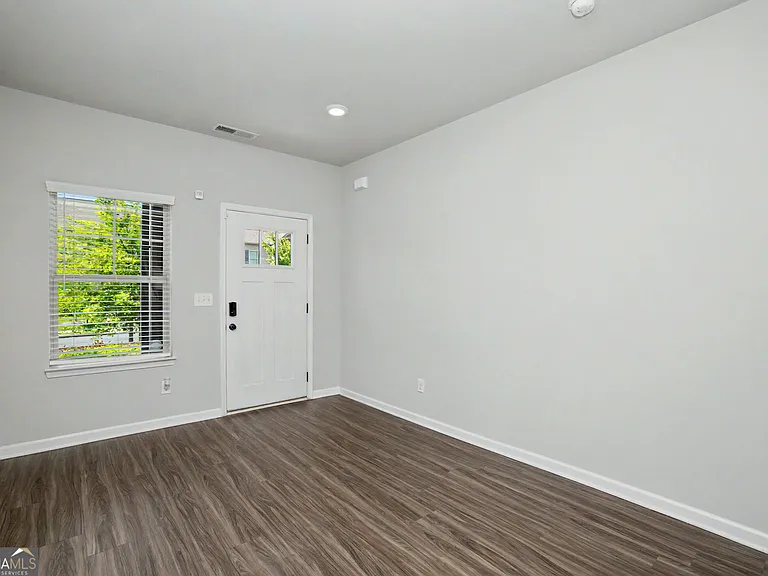 195 Skipjack Ct — Photo 5