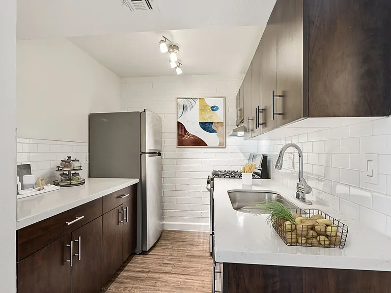 The Wexler Apartments — Photo 39