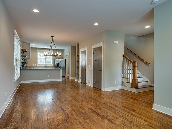 5th image of 902 Cheatham Pl #A