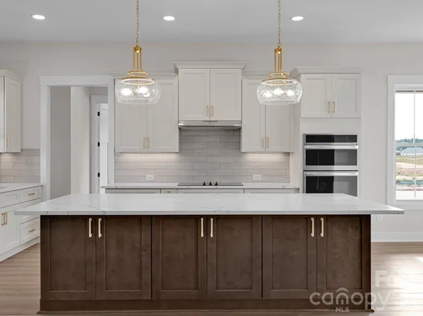 1091 Stonegate Dr, Salisbury, NC 28147