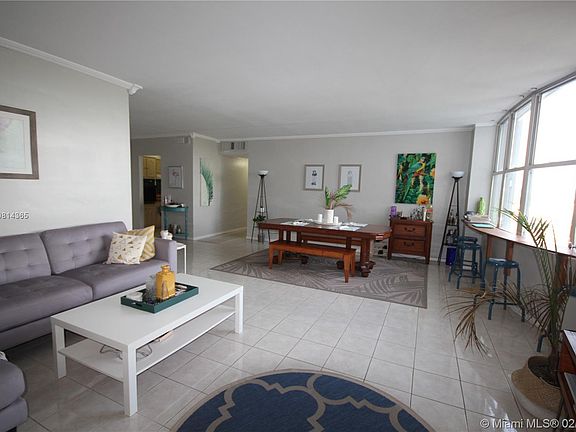 5th image of 7441 Wayne Ave APT 8C