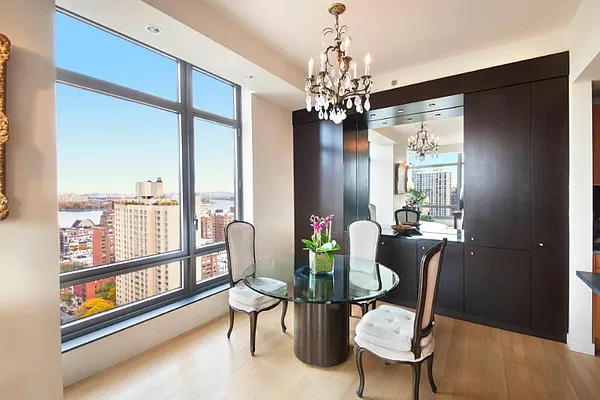 Rented by Town Residential | media 27