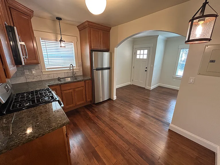 601 Miller Ave — Photo 11