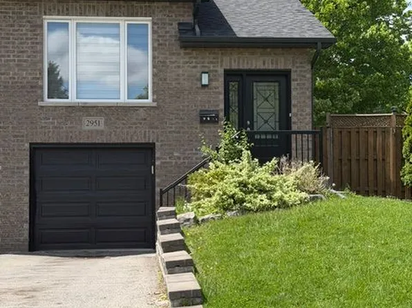 2951 Salerno Cres, Mississauga, ON L5N 1T3