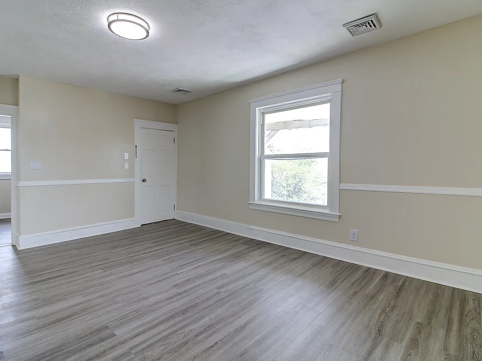 28 Magnolia St