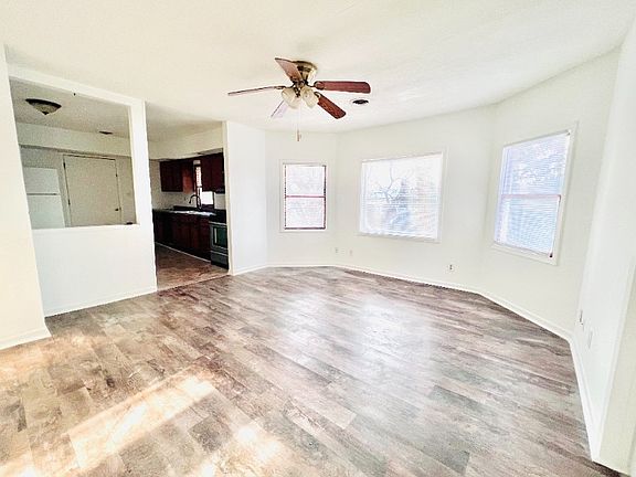 Spacious Living Room- kitchen and dining room space