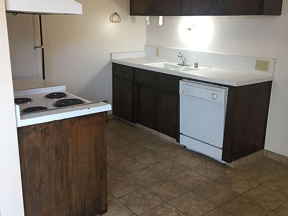 3rd image of 572 E Foothill Blvd APT 28