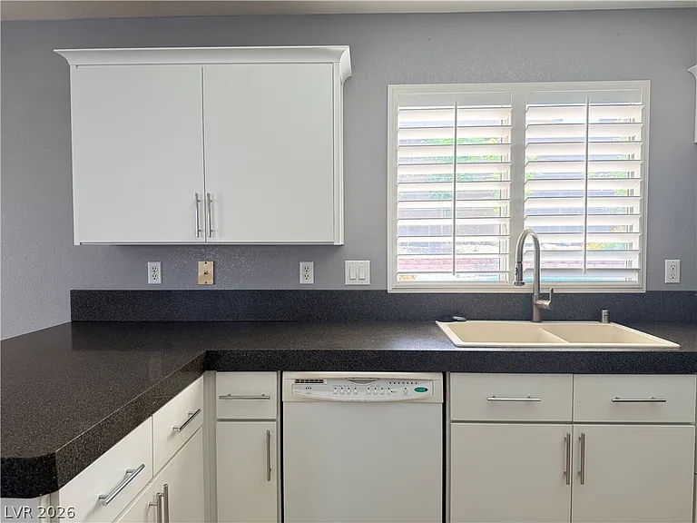 1429 Still Creek Ave — Photo 12