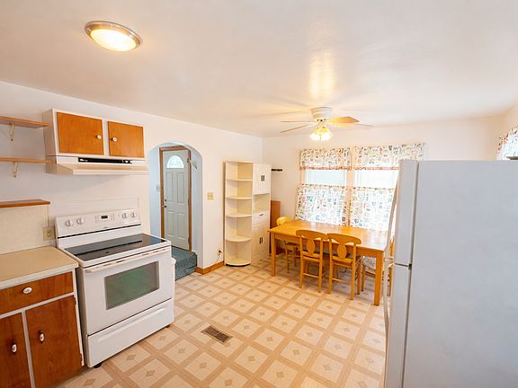4th image of 162 Barney Blvd