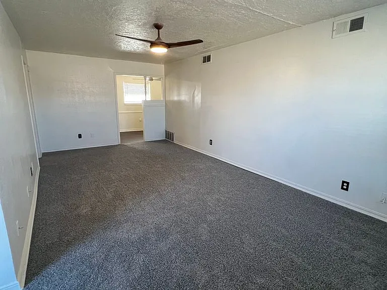 114 E Ridge Rd — Photo 2