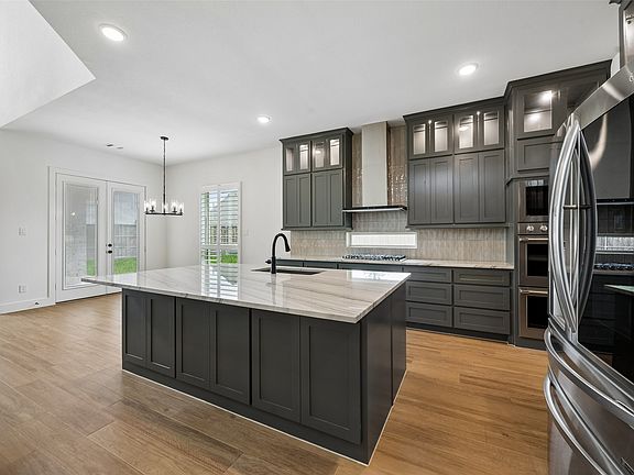 3rd image of 1320 Villanova Ln