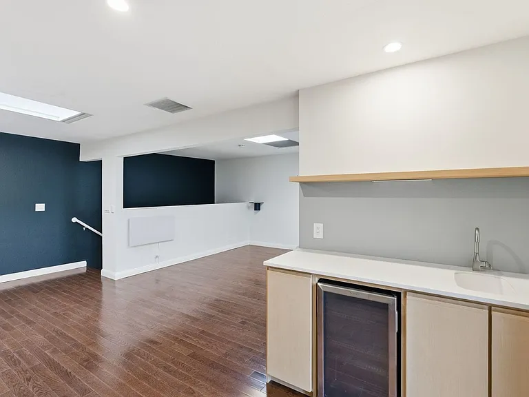 1004 9th Ave — Photo 8