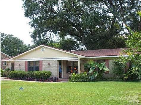 Great 5 bedroom 2 Bath Home close to everything