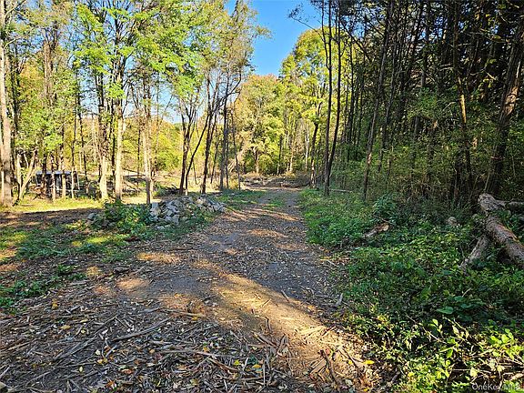 4th image of Halls Corners Road
