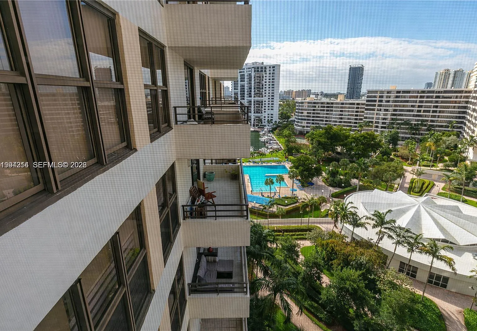 Olympus Condo — Photo 4
